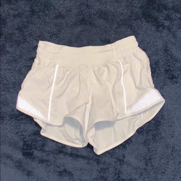 lululemon athletica Pants - Lululemon Hotty Hot 2.5” shorts -White